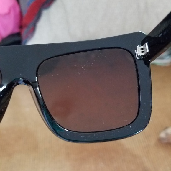 Quay Cafe racer #sunnies - Picture 4 of 7